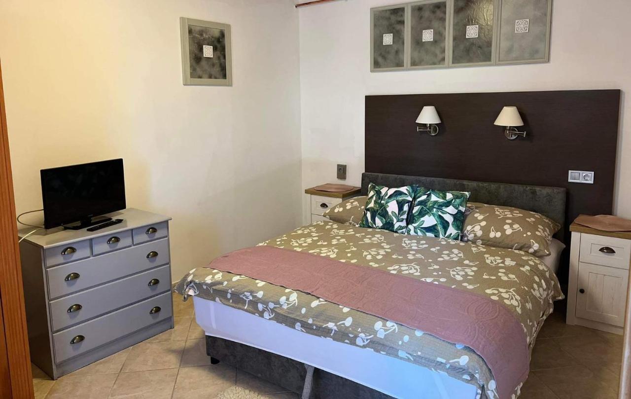 Rozsa Apartman Zalakaros Apartment ภายนอก รูปภาพ